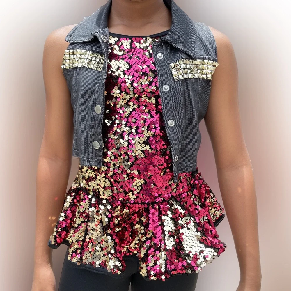 Sleeveless Crop Top Vest with Gold Pyramid Studs. 4 front fasteners. ‎ Size M